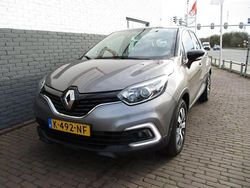 Grijs (metallic) Gebruikt 2018 Renault Captur LIMITED SUV | € 11.950 (Eerlijke prijs)
