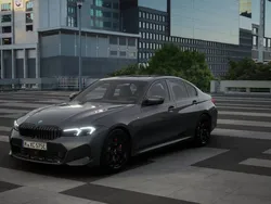 Grijs Nieuw 2025 BMW 330e M Sport Sedan | € 68.604 (Super prijs)