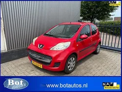 Rood Gebruikt 2009 Peugeot 107 Hatchback | € 2.450 (Eerlijke prijs)