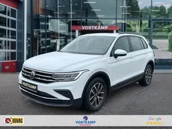 Wit Gebruikt 2021 VW Tiguan Life SUV | € 30.950 (Eerlijke prijs)