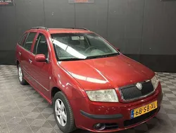 Rood Gebruikt 2005 Skoda Fabia Elegance Stationwagen | € 950 (Eerlijke prijs)