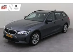 Grijs, metallic lak Gebruikt 2021 BMW 320 Basis Stationwagen | € 27.895 (Super prijs)