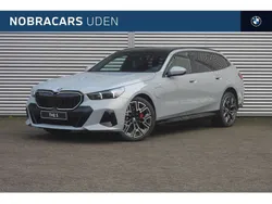 Grijs, metallic lak Nieuw 2025 BMW 530 Executive Stationwagen | € 91.107