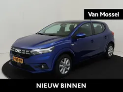 Blauw Gebruikt 2024 Dacia Sandero Expression Hatchback | € 18.430 (Eerlijke prijs)