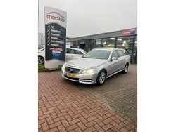 Grijs (metallic) Gebruikt 2013 Mercedes E200 Stationwagen | € 6.950 (Super prijs)