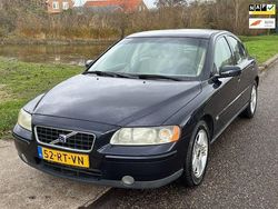 Blauw Gebruikt 2005 Volvo S60 Kinetic Sedan | € 2.499 (Eerlijke prijs)