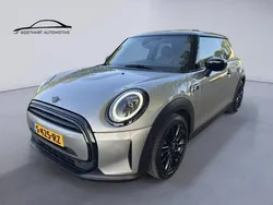Grijs, metallic lak Gebruikt 2023 Mini Cooper Hatchback | € 24.990 (Eerlijke prijs)