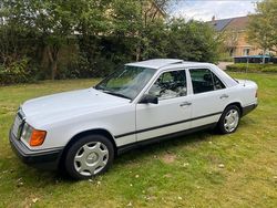 Gebruikt 1986 Mercedes E230 | € 6.250