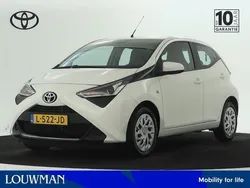 Wit Gebruikt 2021 Toyota Aygo X-play Hatchback | € 13.445 (Eerlijke prijs)