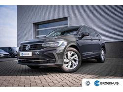 Grijs Gebruikt 2022 VW Tiguan Life SUV | € 31.895 (Super prijs)