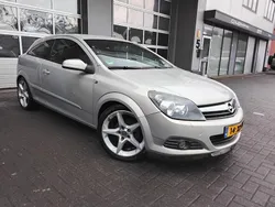 Grijs Gebruikt 2007 Opel Astra GTC Sport Hatchback | € 1.999 (Goede deal)
