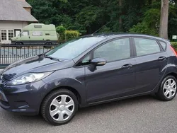 Grijs, metallic lak Gebruikt 2010 Ford Fiesta Limited Hatchback | € 4.400 (Eerlijke prijs)
