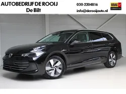 Zwart, metallic lak Gebruikt 2024 VW Passat Business Stationwagen | € 46.950