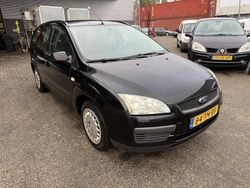 Zwart Gebruikt 2006 Ford Focus Ambiente Stationwagen | € 890 (Eerlijke prijs)