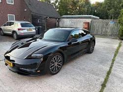 Zwart Gebruikt 2022 Porsche Taycan Sedan | € 62.750 (Goede deal)