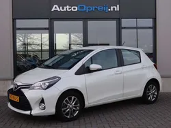 Wit Gebruikt 2015 Toyota Yaris Hatchback | € 11.995 (Iets duurder)