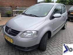 Grijs Gebruikt 2005 VW Fox Trendline Hatchback | € 2.640 (Iets duurder)