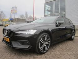 Zwart, metallic lak Gebruikt 2022 Volvo V60 Stationwagen | € 20.950 (Goede deal)