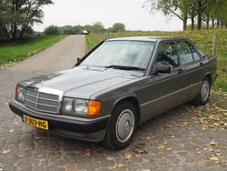 Grijs Gebruikt 1992 Mercedes 190 Sedan | € 6.900