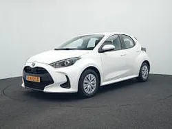 Wit Gebruikt 2022 Toyota Yaris Active Hatchback | € 21.300 (Eerlijke prijs)