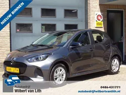 Grijs, metallic lak Gebruikt 2024 Mazda 2 Center-Line Hatchback | € 23.495 (Goede deal)
