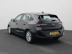 Zwart Gebruikt 2022 Opel Astra Edition Hatchback | € 17.900 (Eerlijke prijs)