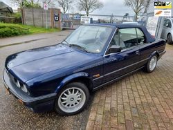 Blauw Gebruikt 1993 BMW 318 Sedan | € 11.250