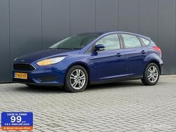 Blauw Gebruikt 2015 Ford Focus Ambiente Hatchback | € 5.999 (Goede deal)