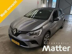 Grijs Gebruikt 2023 Renault Clio V Equilibre Hatchback | € 16.495 (Eerlijke prijs)