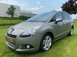 Grijs Gebruikt 2012 Peugeot 5008 GTi MPV | € 3.999 (Super prijs)