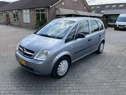 Grijs Gebruikt 2004 Opel Meriva Essentia MPV | € 1.000 (Goede deal)