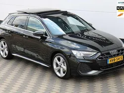 Zwart, metallic lak Gebruikt 2024 Audi A3 Sportback e-tron S-Line Sedan | € 41.945 (Iets duurder)