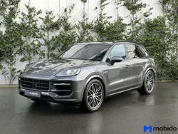 Grijs, metallic lak Gebruikt 2024 Porsche Cayenne SUV | € 112.890