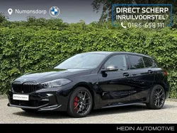 Zwart Gebruikt 2024 BMW 118 Shadowline Hatchback | € 34.895 (Eerlijke prijs)