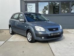 Grijs Gebruikt 2006 Kia Rio Hatchback | € 2.950 (Eerlijke prijs)