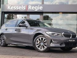 Grijs Gebruikt 2022 BMW 330e Luxury Line Stationwagen | € 33.950 (Goede deal)