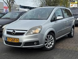 Grijs Gebruikt 2008 Opel Zafira MPV | € 1.850 (Goede deal)