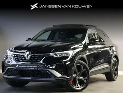 Zwart Gebruikt 2022 Renault Arkana R.S. SUV | € 25.795 (Eerlijke prijs)