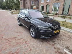Zwart Gebruikt 2018 VW Tiguan R-line SUV | € 24.250 (Goede deal)