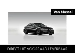 Zwart Nieuw 2025 Alfa Romeo Giulia Veloce Sedan | € 85.370