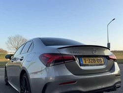 Grijs Gebruikt 2020 Mercedes A250 AMG Sedan | € 31.950 (Eerlijke prijs)