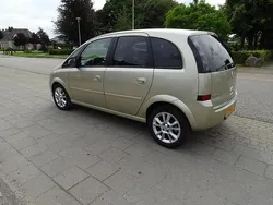 Beige Gebruikt 2009 Opel Meriva Cosmo MPV | € 2.950 (Iets duurder)