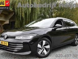 Zwart Gebruikt 2024 VW Passat Business Stationwagen | € 36.445 (Goede deal)