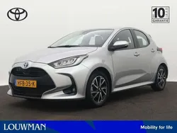 Grijs Gebruikt 2024 Toyota Yaris Hybrid Business Edition Hatchback | € 24.445 (Eerlijke prijs)