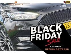 Zwart Gebruikt 2017 Ford Focus ST-Line Hatchback | € 10.925 (Eerlijke prijs)