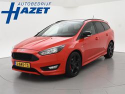 Rood Gebruikt 2016 Ford Focus ST-Line Stationwagen | € 13.900 (Iets duurder)