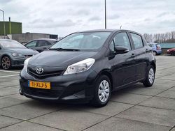 Grijs Gebruikt 2012 Toyota Yaris MPV | € 3.850 (Iets duurder)