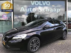 Zwart Gebruikt 2016 Volvo V40 Stationwagen | € 15.250 (Eerlijke prijs)