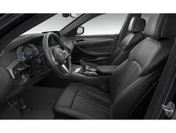 M carbonschwarz metallic (donker zwart metallic) Gebruikt 2022 BMW 530e Executive Stationwagen | € 39.950 (Goede deal)