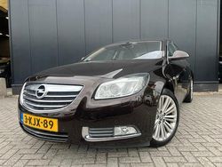 Bruin Gebruikt 2013 Opel Insignia Design Edition Sedan | € 7.995 (Super prijs)
